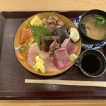 海鮮丼 ゆたか水産 - 