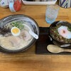 Kurumeramemmaruhachi - 左：ラーメン７５０円　右：丸八特製ぶた丼セット４５０円（１００円引き）