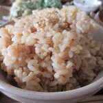 ライスフィールド - 玄米ごはんは大盛り無料
