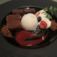 37 Steakhouse & Bar - 