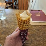 244366644 - 今回選んだ「キャラメルソフトクリーム」。