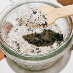 おやじの炉端ハンバーグ - お塩　黒胡麻と山椒