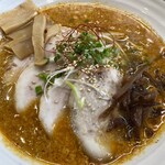 麺屋 いち - 赤いちにチャーシュー、トッピング