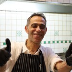 アラブ料理専門店 七つの丘 SEVEN HILLS - オーナーシェフ　アハマッド・バニアタ （ヨルダンご出身）
