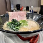 淡麗豚骨 TSUCHINOTOMI - 濃厚豚骨らーめん　温泉味玉トッピング