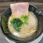 淡麗豚骨 TSUCHINOTOMI - 濃厚豚骨らーめん　温味玉トッピング