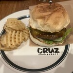 CRUZ BURGERS & CRAFT BEERS - 