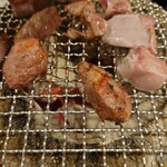 Taishuu Horumon Nikurikiya - 肉盛り３種