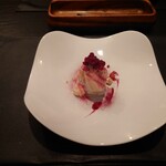 ベルエキップ - ◯紅葉を使ったバシュラン
      これは最近、インスタでシェフが投稿されてた
      食べたことがないデザートだよねえ❕
      
      メレンゲは2日間掛けて焼かれていて
      スプーンを入れると儚く崩れる軽い食感　との説明