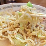 豚山 - 麺リフト