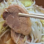 Butayama - 豚リフト