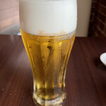 ハンバーグ・ステーキ宮崎亭 - まずは生ビールをいただきます。