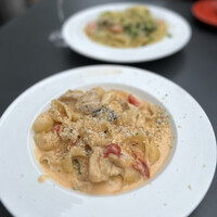 grigio la tavola - 
