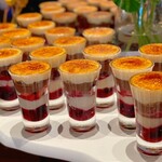 ザ・テラス - 赤いベリーとカスタードクリームのキャラメリーゼ