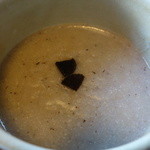 慈久庵 - 蕎麦粉とトリュフのポタージュ