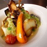 ラ モトリス - 揚げたタラ＆豆腐入り野菜もふんだん お魚ランチのメイン