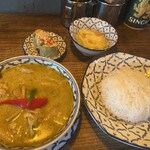 タイ・イサーン料理 ヤムヤム - 