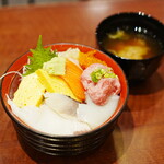 Sakanakkui No Den - 魚っ喰いの海鮮丼 (￥1,400)