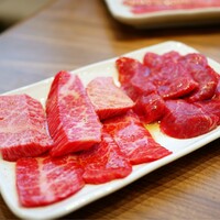 焼肉山水 虎ノ門ヒルズ店 - 生カルビと生ハラミ