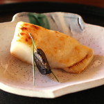 招福樓 - マナガツオ　柚餅子（ゆべし）添え