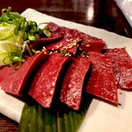 炭火焼肉 肉刺し にく式 - ハツ刺し