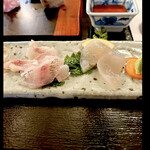 郷土料理ともん - 天然山女と刺身蒟蒻のお造り　下にひいてある山椒の葉の香りが移り香で良い香りがします　byまみこまみこ