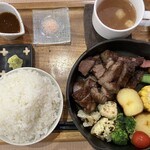 Cibo & Piantato - Cibo風
      上州牛サーロインカットステーキ✨＋セット✨