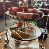 ザ タヴァン グリル＆ラウンジ - 