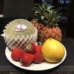 バー エグザゴーヌ - 季節の果実のシャンパンロワイヤル