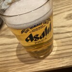 上本町 チエちゃん - グラスに注がれた瓶ビール(アサヒ大瓶660円)