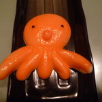 梅かま - 「ミニタコ (210円)」　こっちみてます（笑）