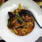 四川厨房 随苑 - 海鮮焼きそばセット800円
      （ランチは、鶏唐揚げ３個、炒飯ほか食べ放題）