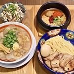 Chuukasoba Ouka - 背脂にんにく中華そば・炙りチャーシューマヨ丼セット・特製旨辛つけ麺２辛