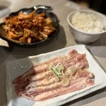 こだわりの鶏焼肉 新月 - 