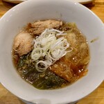 生わんたんらぁめん専門店 赤黄緑 - ほたて醤油らぁめん957円