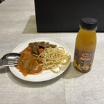 Marhaba Lounge Terminal 3 - こんなけ頂きました。