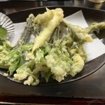 久村の酒場 - 山菜の天ぷら
