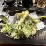 久村の酒場 - 山菜の天ぷら
