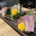 豊洲直送鮮魚と釜飯 二代目 魚義 - 刺身3種盛り
