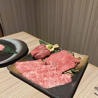 近江うし 焼肉 にくTATSU 青山本店 - 