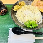 薩摩製麺所 - 厚切りベーコン天とチーズ釜たまうどん