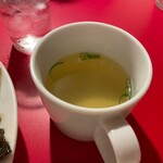 南海飯店 - かたい焼ソバのスープ