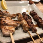 鳥やき串英 - 手羽先　かしら（タレ・塩）