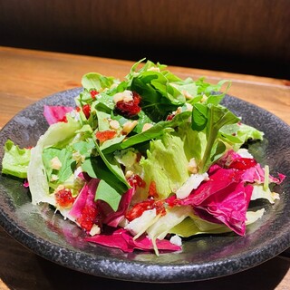 May's vegetable sommelier-designed salad