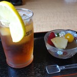 彩肴 - デザート付き、ドリンクはコーヒーか紅茶（レモンを選択可）を選べる（ホットかアイスを選べる）