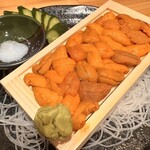 豪快立ち寿司 - 箱うに