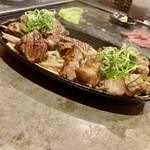 やんちゃ - 牛豚ステーキ二種