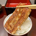 いづもや - ご飯に蒲焼きを乗っけ