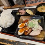 Bambambanchou - 兄ぃが注文した、焼豚オールスター定食(税込1,300円)