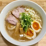 麺屋 K - 「鶏ラーメン(950円)+煮卵(150円)」です